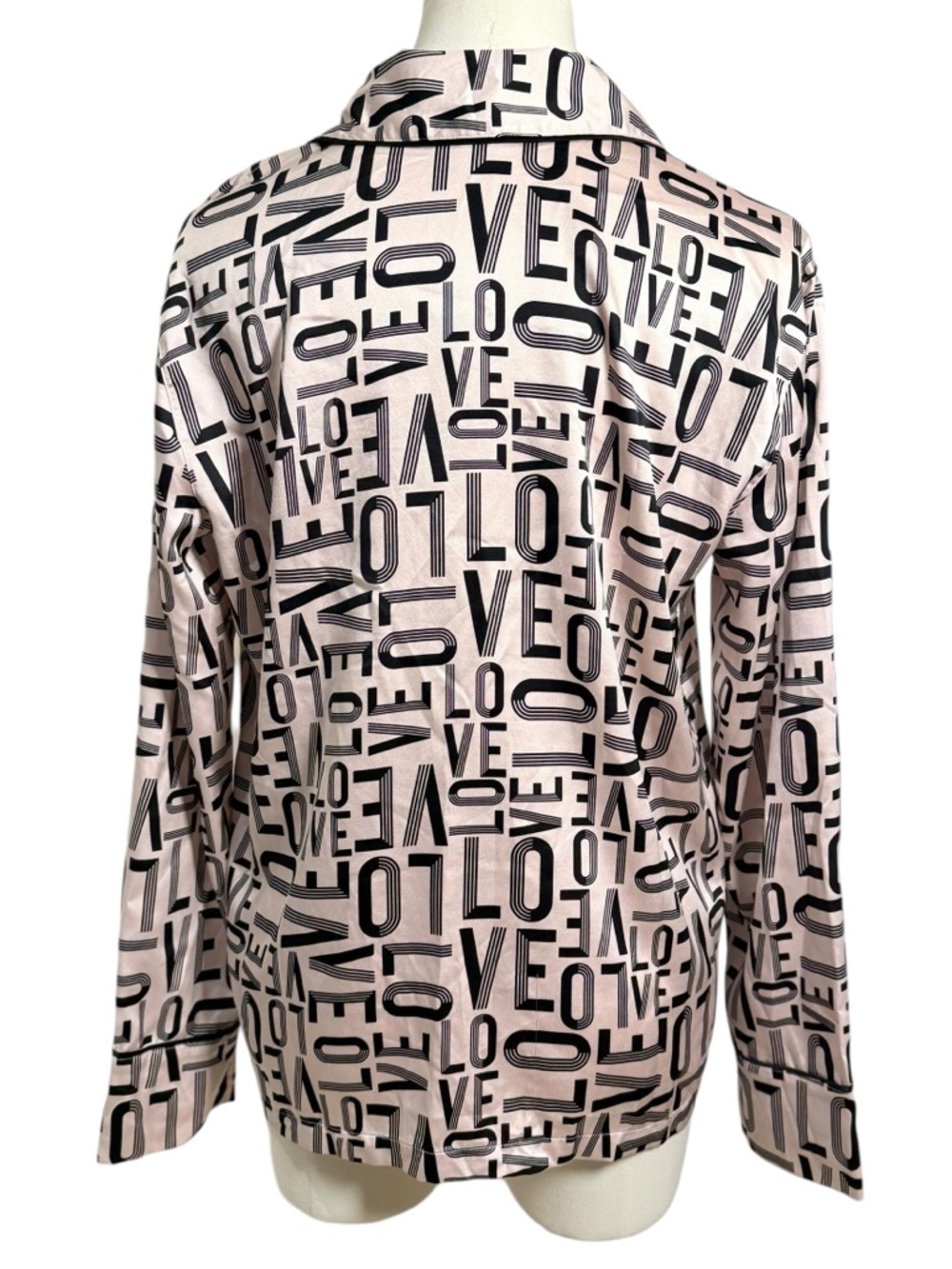 Victoria’s Secret Satin Love Print Pajama Button Up Top Pink XS - Picture 4 of 8